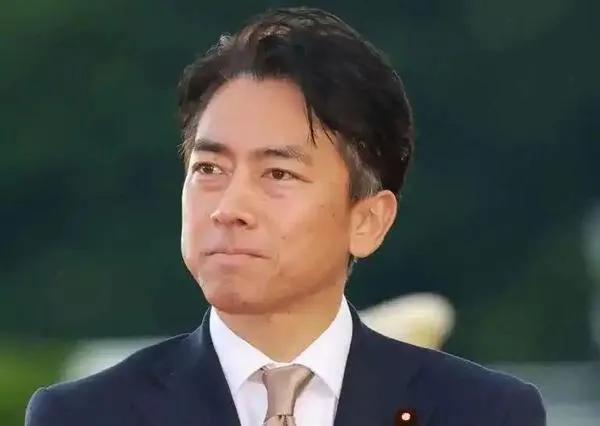 时隔11年后，日本防卫相访韩。6月27日至28日，日本防卫相小泉进次郎踏上韩国开
