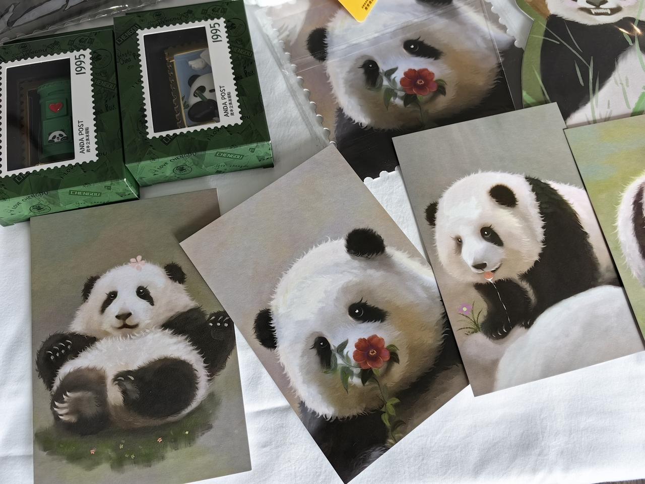 我的天啊，我们花花太可爱了，这次没去排队，等冬天再去看果赖～买了这些，好可爱好可