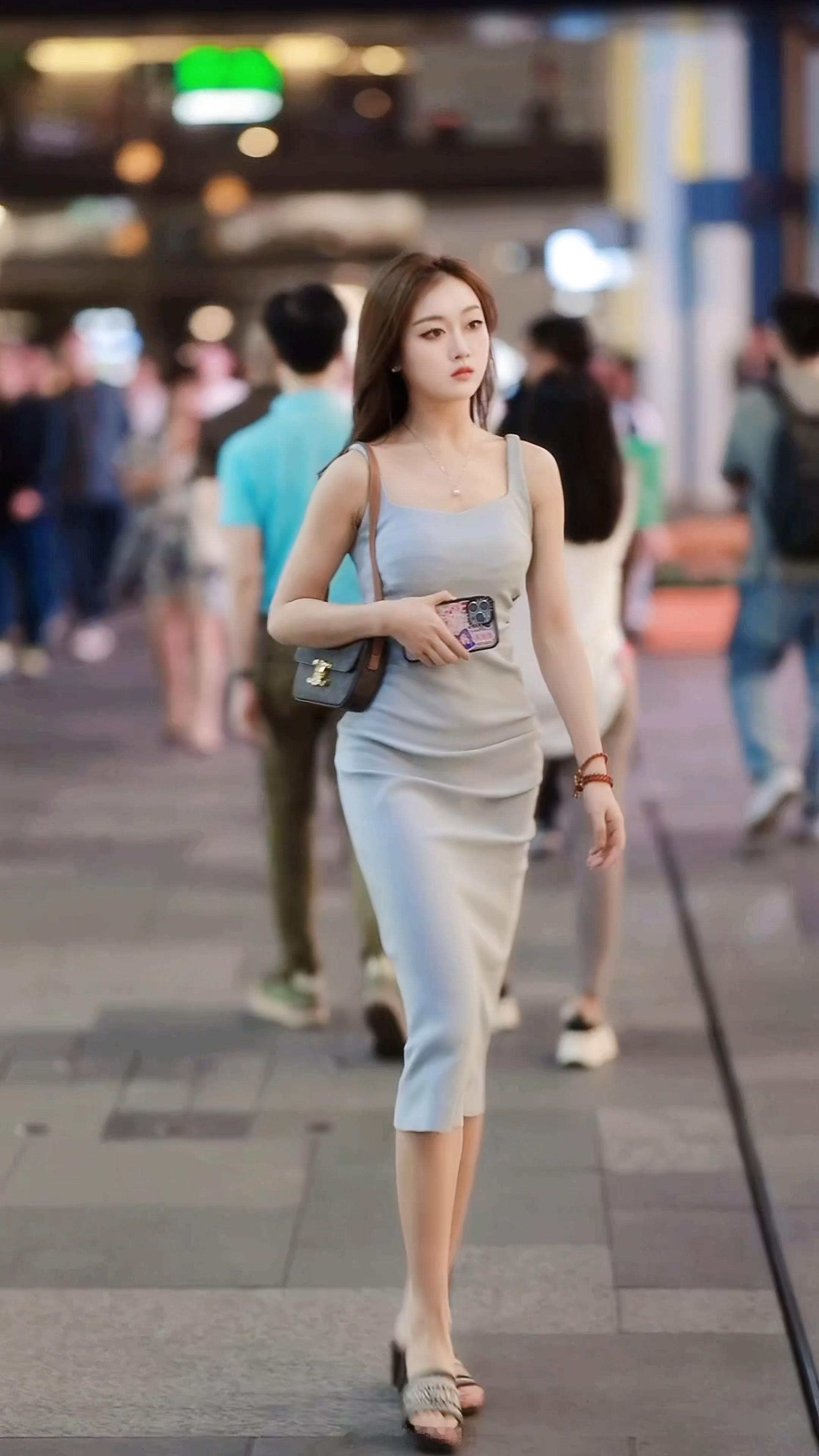 【成都街拍】你心动了吗？丨摄影拍照每日穿搭