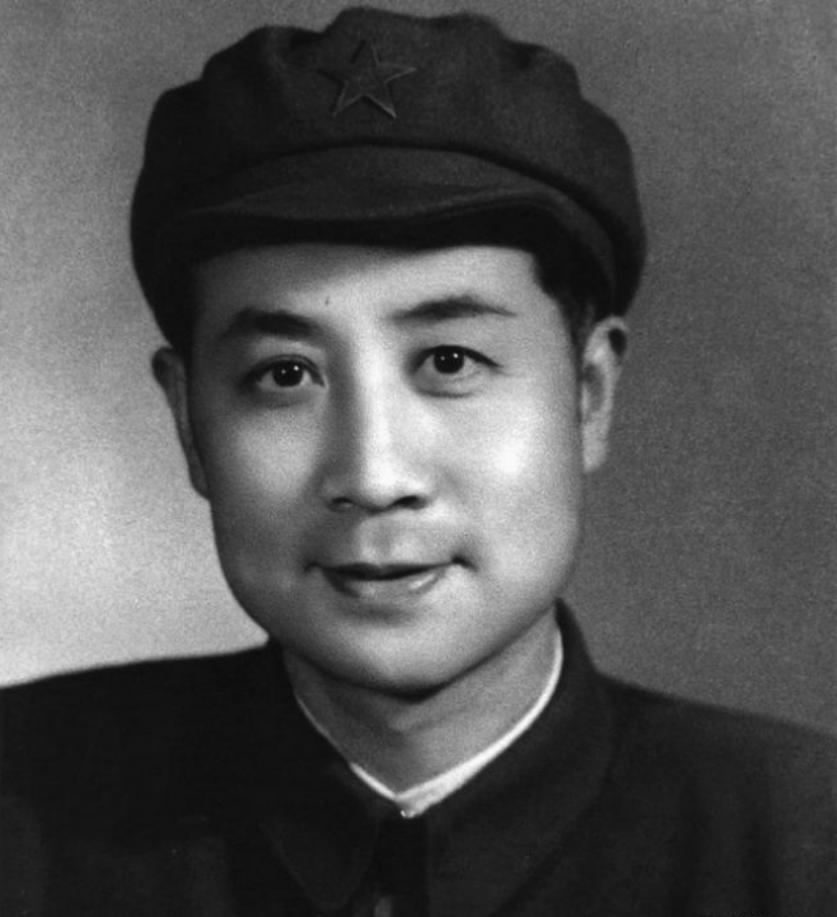 军统少将竟是中共特工！潜伏15年，戴笠至死没识破
 
这位骗过了戴笠的王牌卧底，