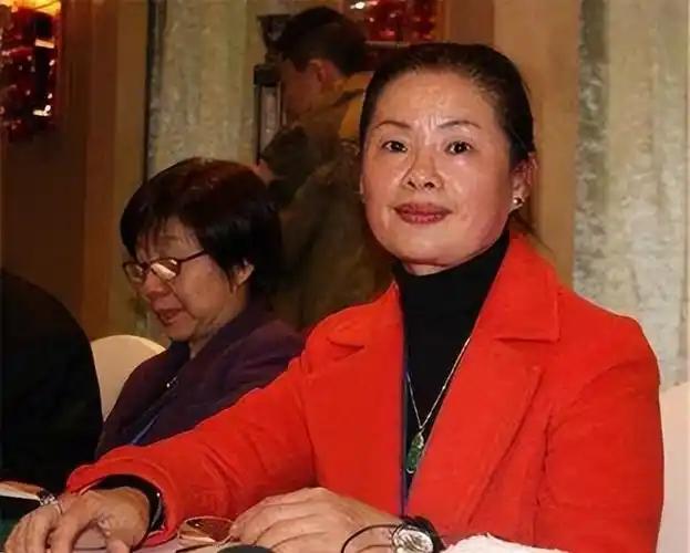 流落中国的外国公主，如今拒绝回国：我是中国人，中国就是我的家！父亲指着族谱上第一