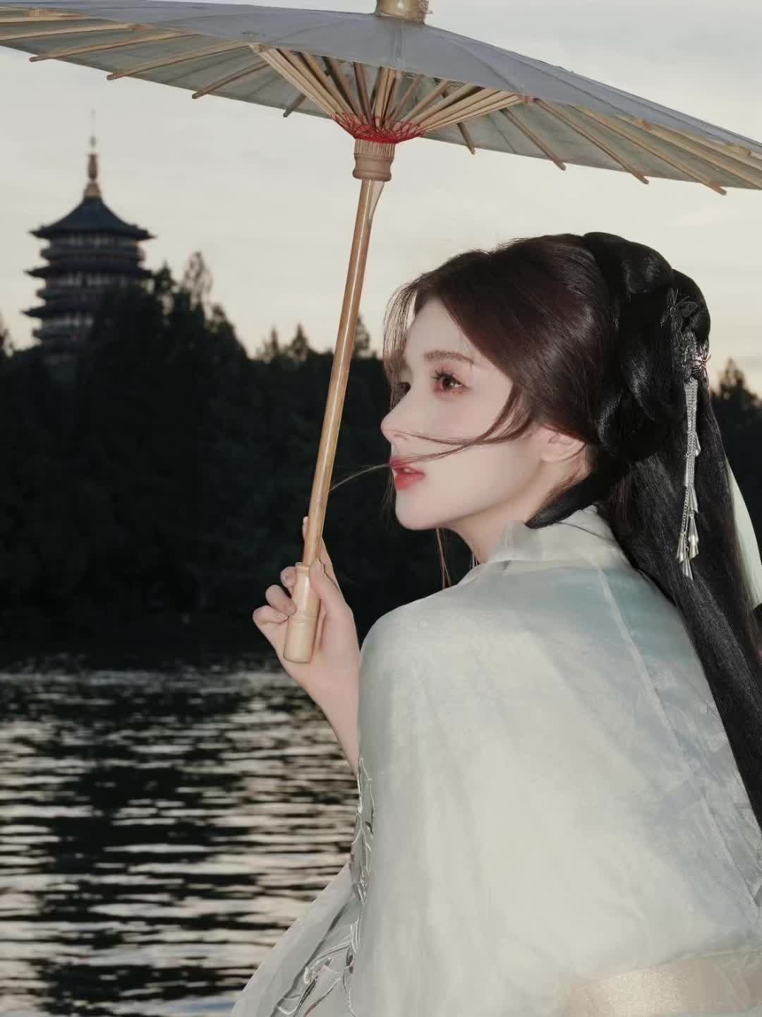 今日无事 勾栏听曲