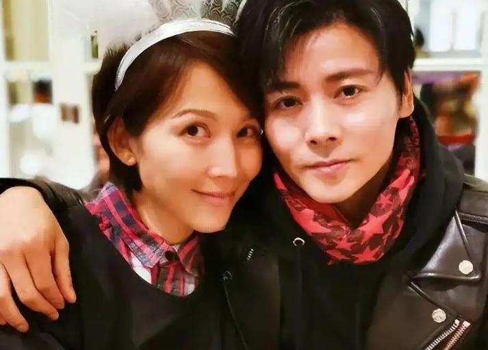 刘銮雄当众对着张晋撂话："你老婆陪了我6年。"饭桌上空气凝固，所有人都在等张晋摔