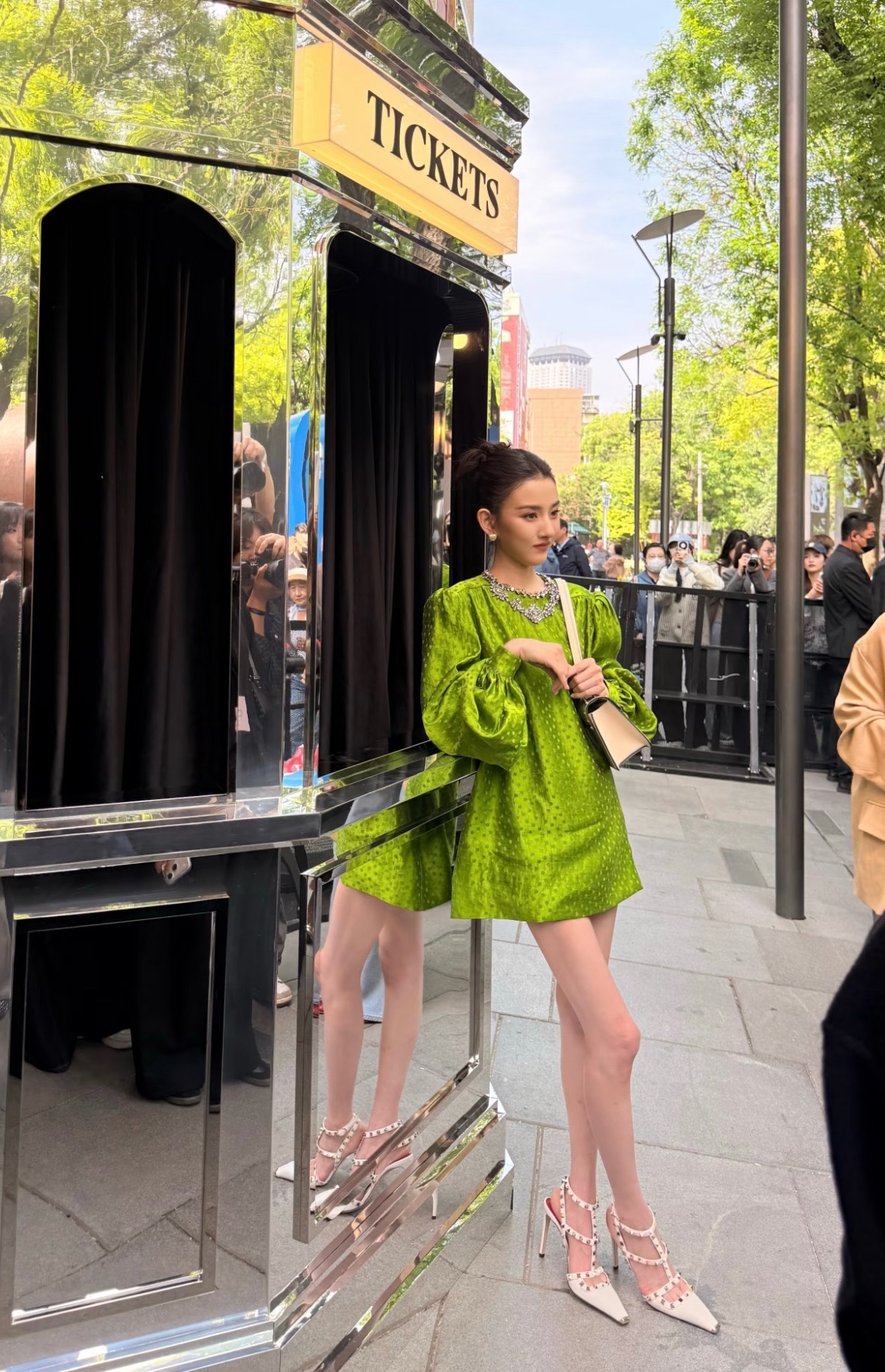 祖儿真是老天追着赏饭吃外形完美到找不出一丝缺点