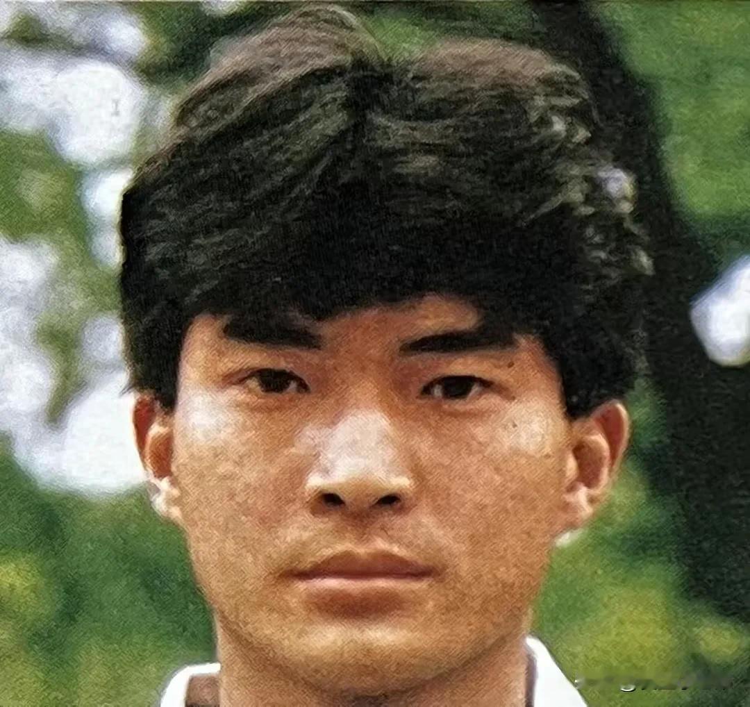 鞠李槿:徐根宝想留却没留下，转而征战乙级联赛，30岁不到退役经商
说起上海足球后