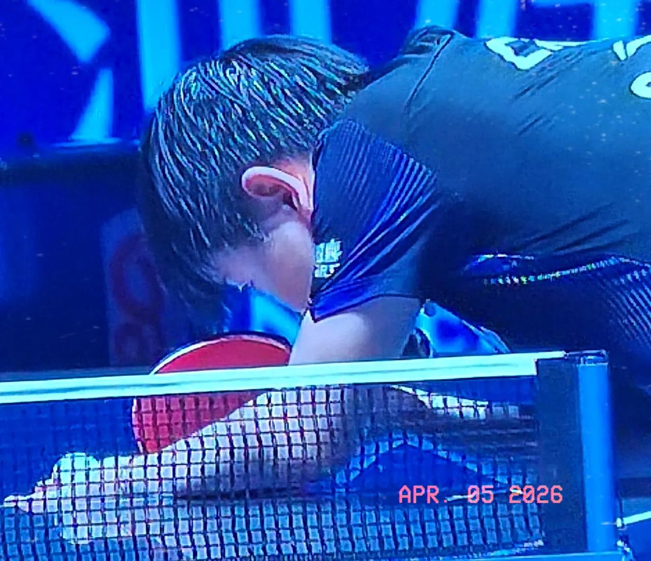 还是11-6，孙颖莎2-0领先了。
第2局，温特只抵抗半局，6-6后，孙颖莎进攻