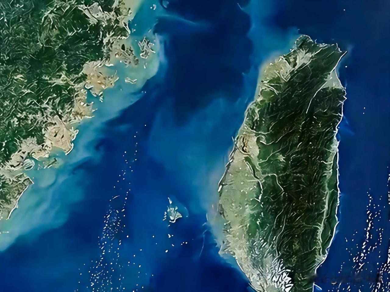 美国军方最近把台海那点算盘又扒开给人看了。那个叫柯伯吉的战争部次长出来讲话，三句