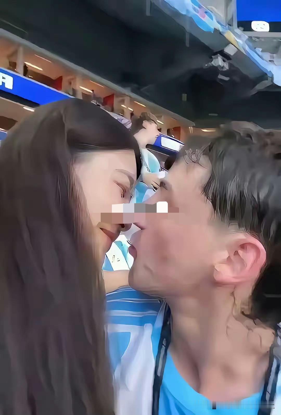 中国女孩世界杯被邻座求婚
明明只是看个球
连对方名字都没记全，就点了头