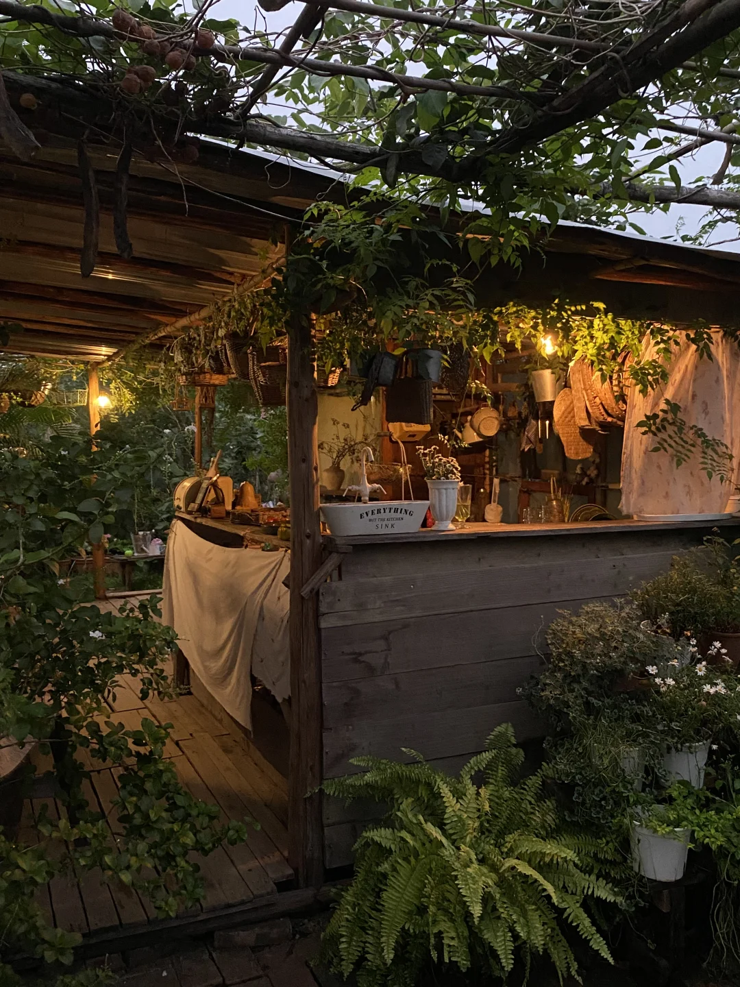 农场开灯后像童话故事里的小木屋🪔🏠