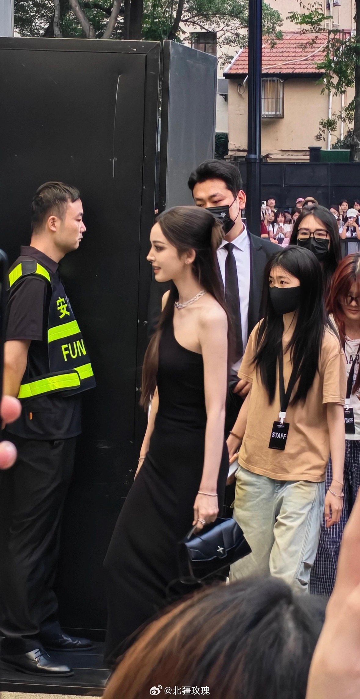 烟熏妆界最严厉的母亲———娜扎！！！！ 