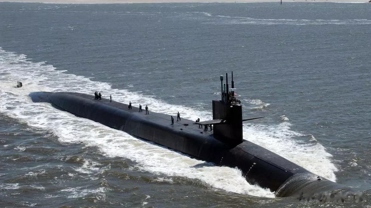 韩国防部回应朝鲜：美核潜艇来访属“正当防卫”

来源:俄罗斯卫星通讯社

据韩联