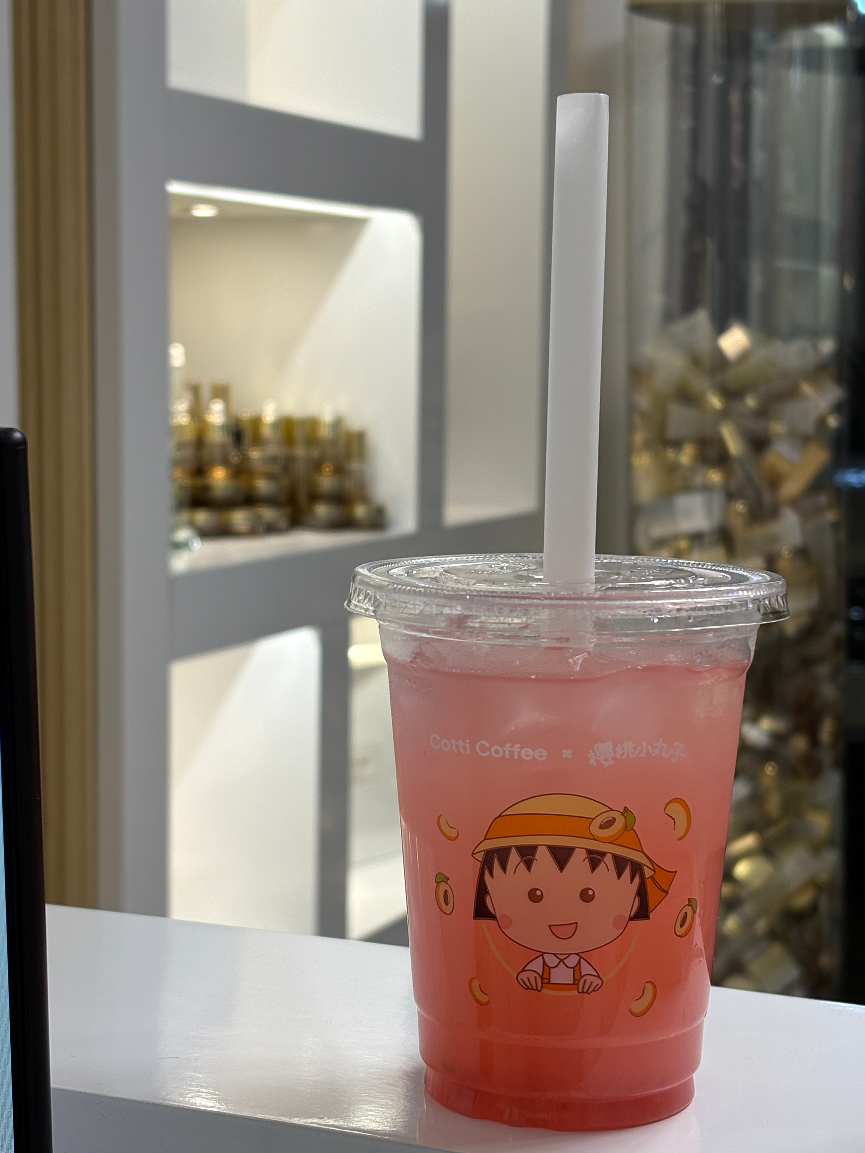 今天买了一个杯子, 叫香妮乐堡杯。 ​​​  ​​​