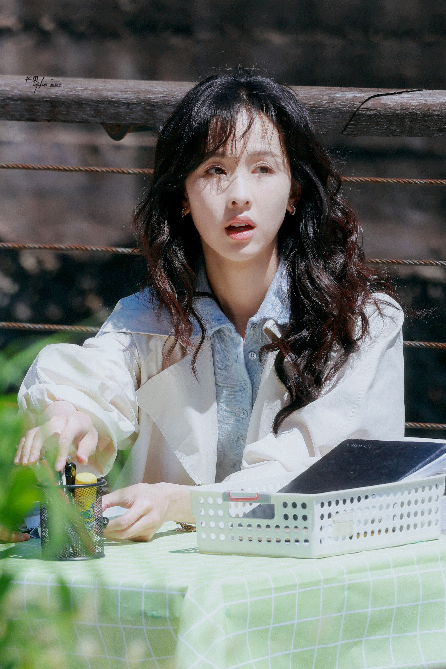 关关难过陪你关关过陈都灵余九琪 .陈都灵冬风吹又生