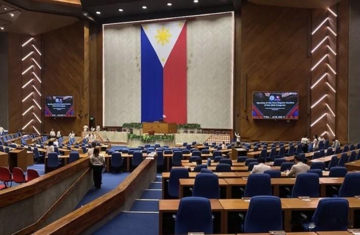 菲律宾众议院本周一修订了立法日程，将休会时间调整至2025年12月30日。
这意