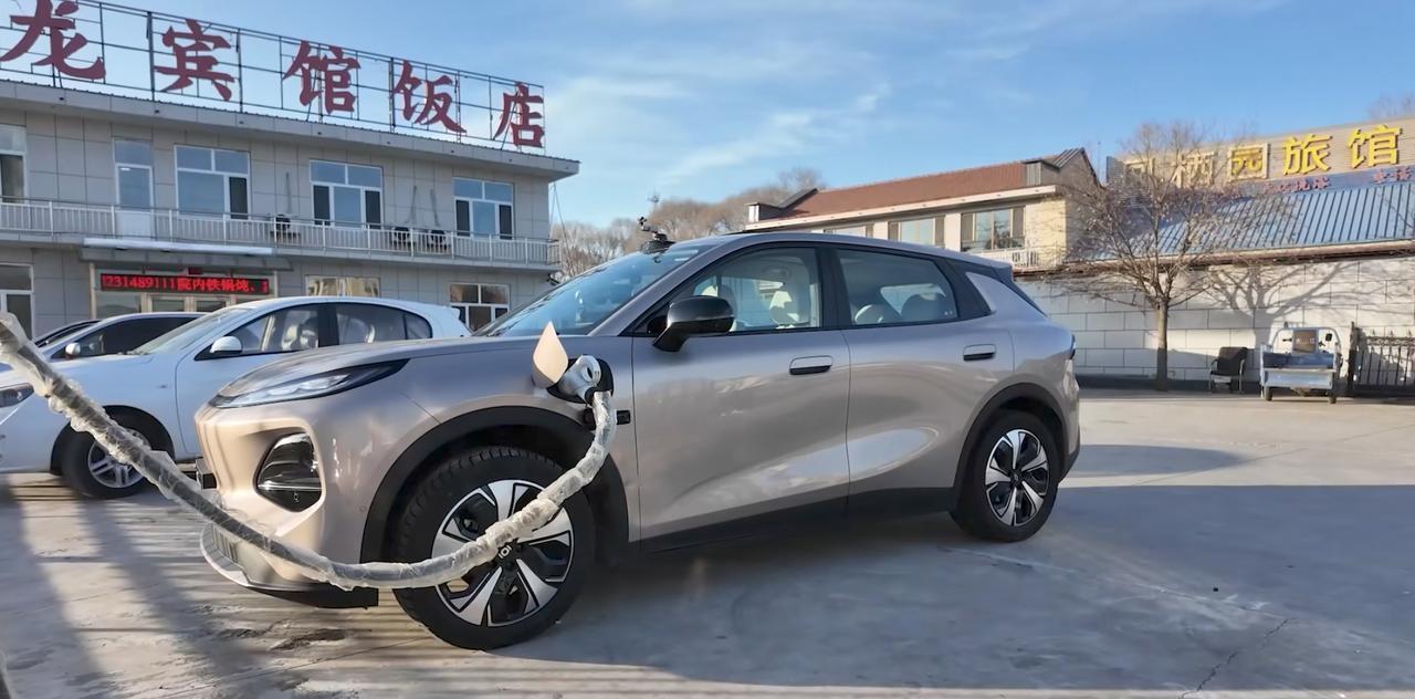 明天除夕了，有没有还没回家的游子？如果你正打算开电车回去，我倒有些贴士。车是10