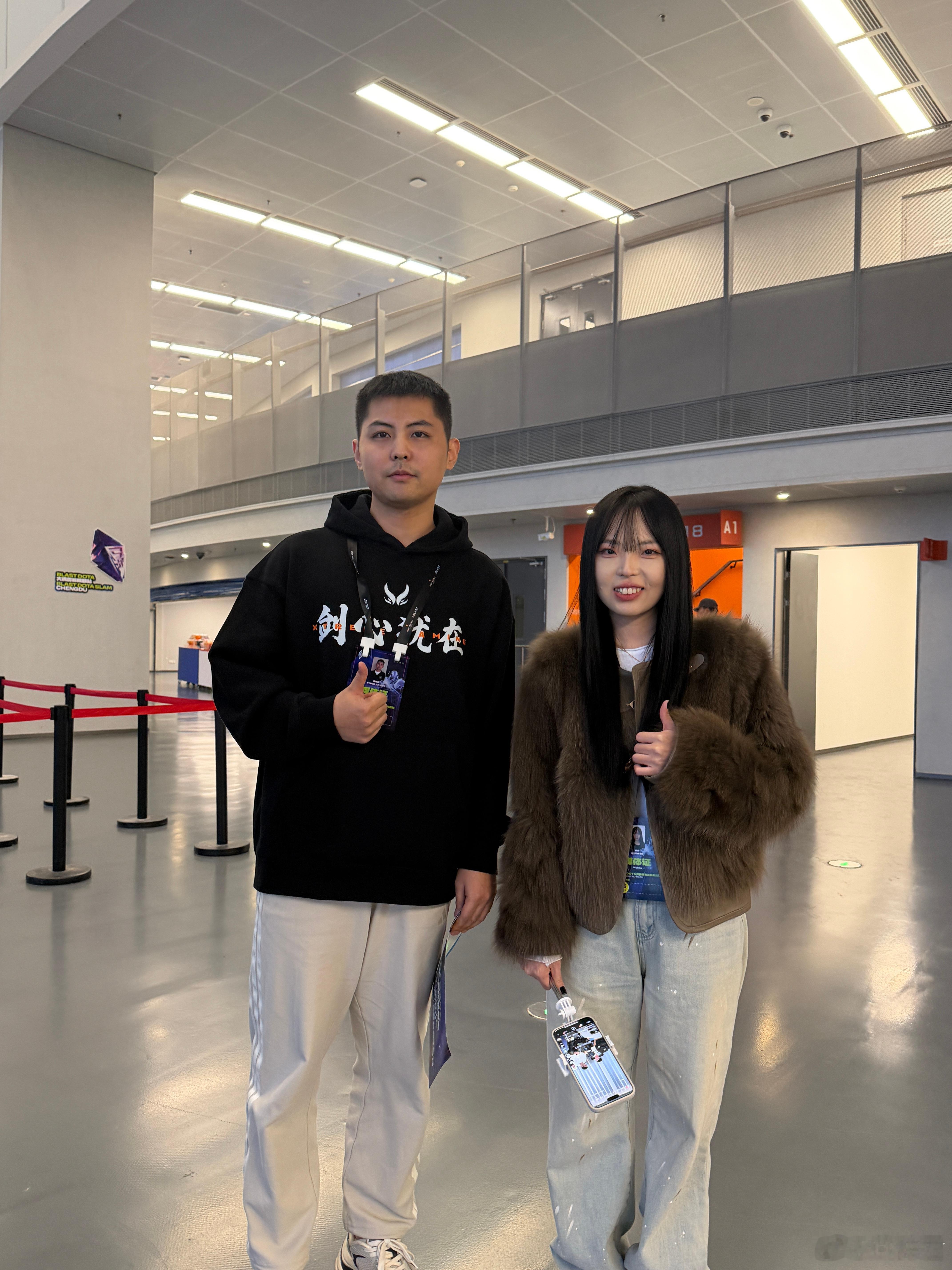 和小番薯合影了dota2