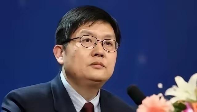 中方呼吁谨慎前往日本，然而复旦大学的冯玮却在此时，高调推荐中国学生去日本，并把这