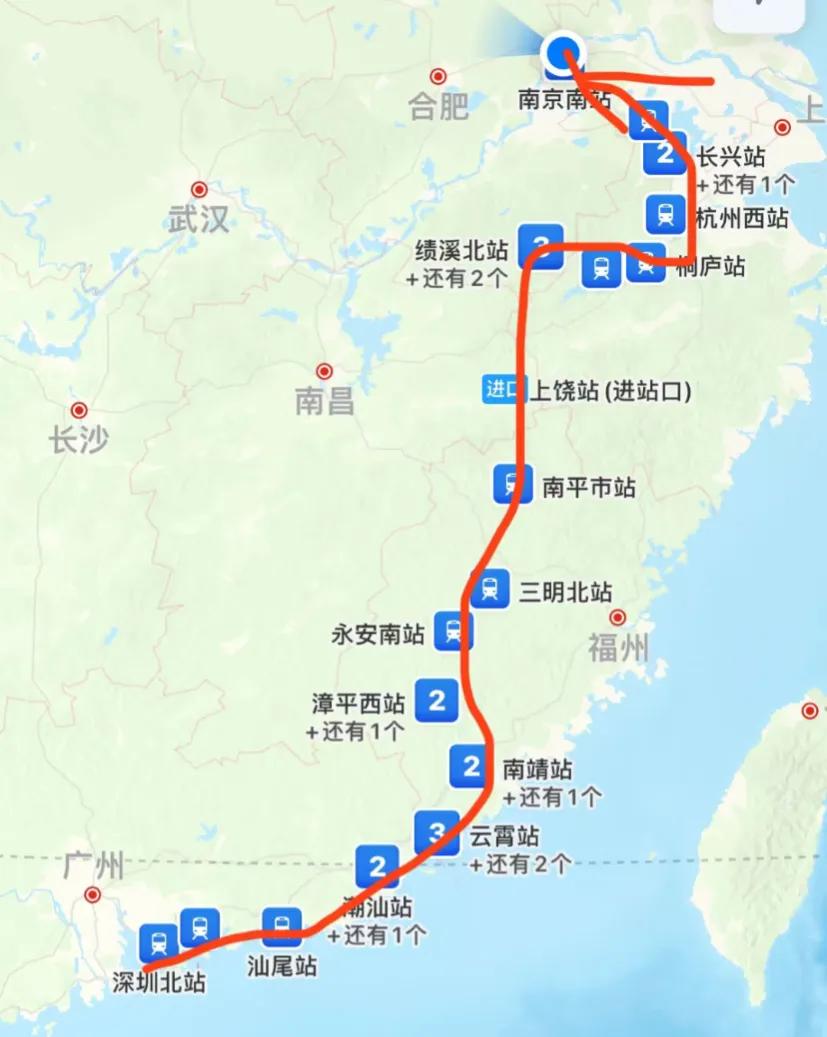 将近十二个小时的高铁，屁股要顶不住了
长距离真的不好买票，没买到耗时8小时的快车