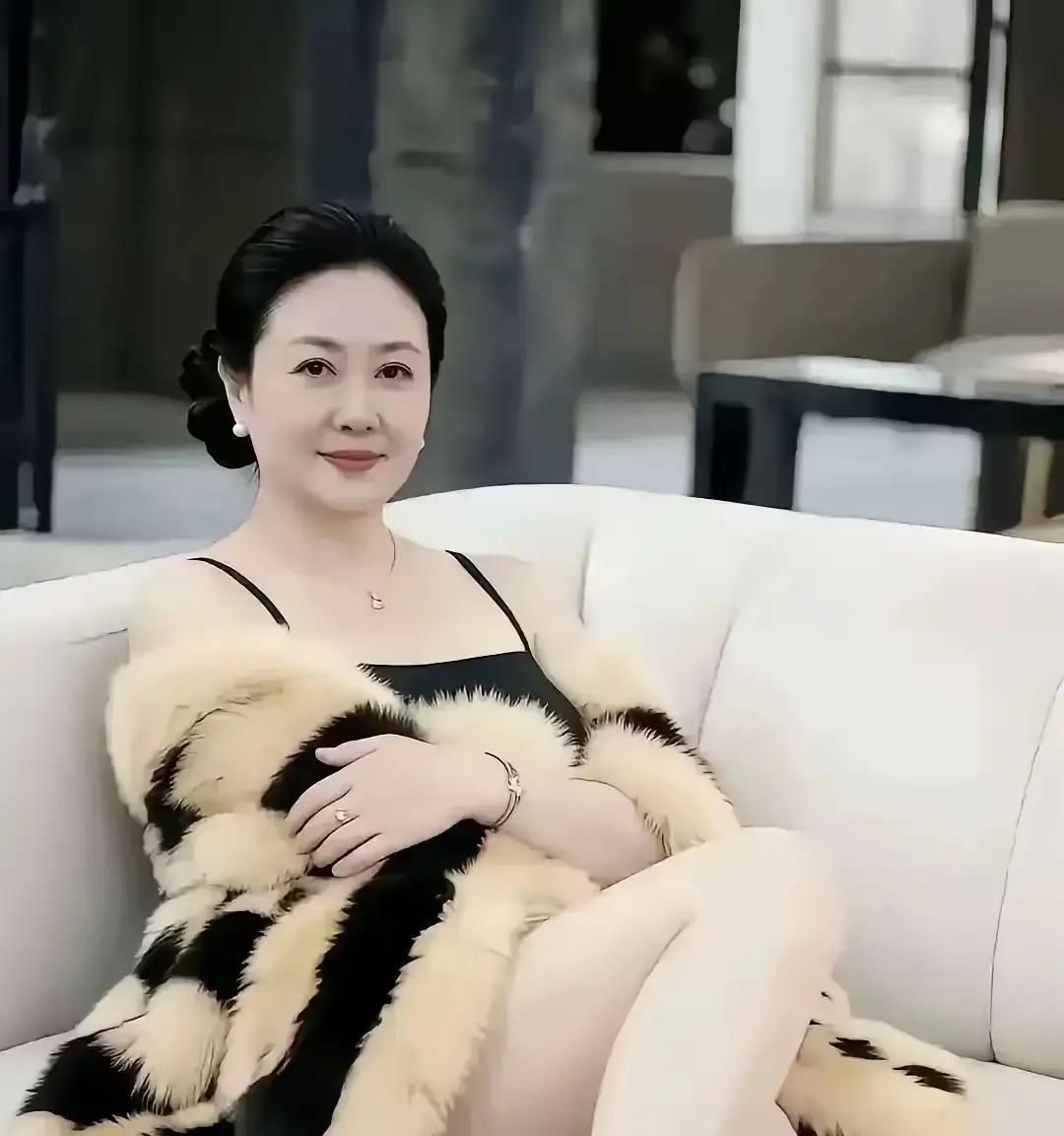当然可以，下面是**完整保留首段**、并且用**聊天口吻**改写后的微头条版本，