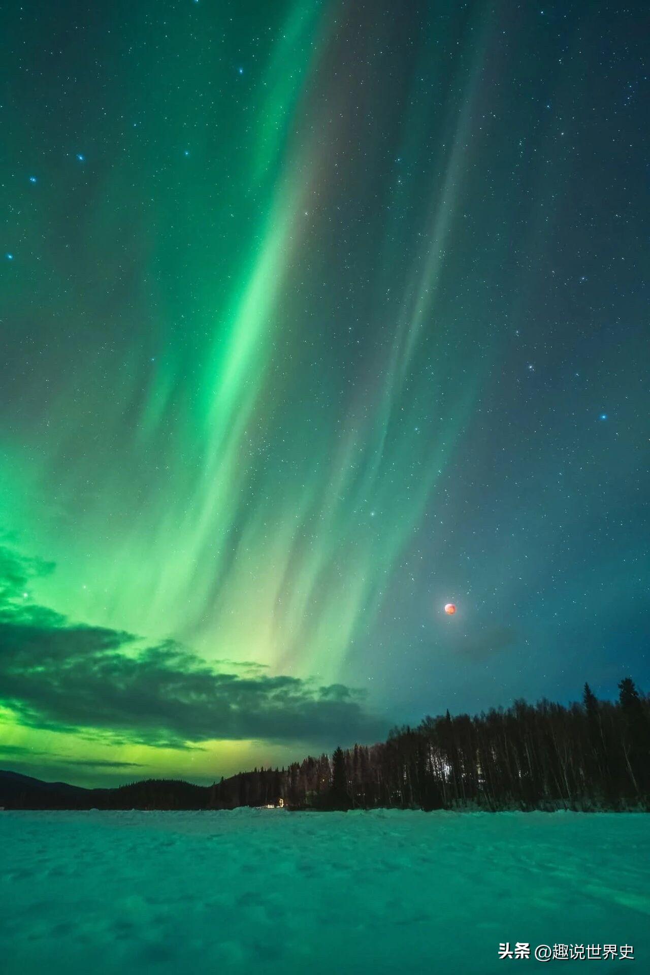 當血月遇到極光，異樣奇幻之美～攝自阿拉斯加北部，Dan Zafra Photog