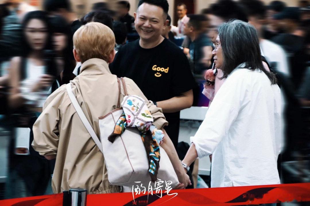 花少8 审美降级花儿与少年 说降级的真的看仔细了吗？嘉宾们相处很融洽，logo设