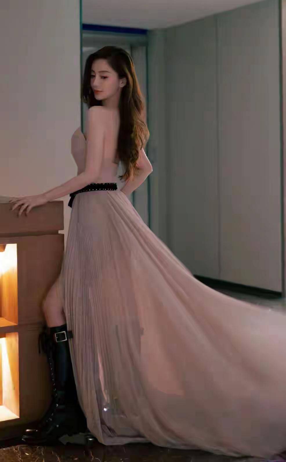 杨颖集卡领红包