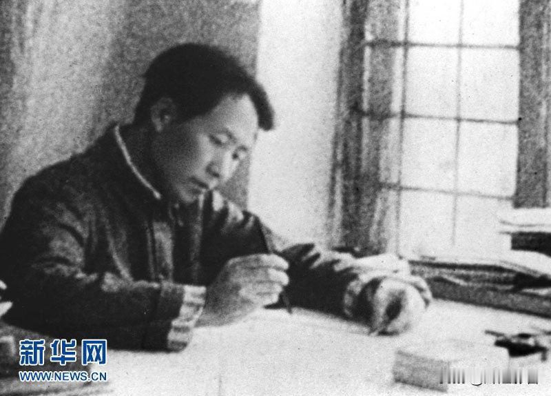 💪信念如钢，无畏风浪！🙏敬爱的毛主席，致敬坚韧风骨，赓续砺志箴言！道路是曲折