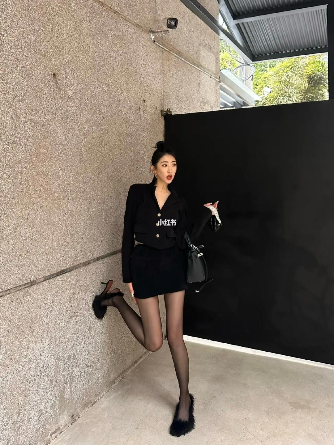 套装就是不费力穿搭的代表 🖤～