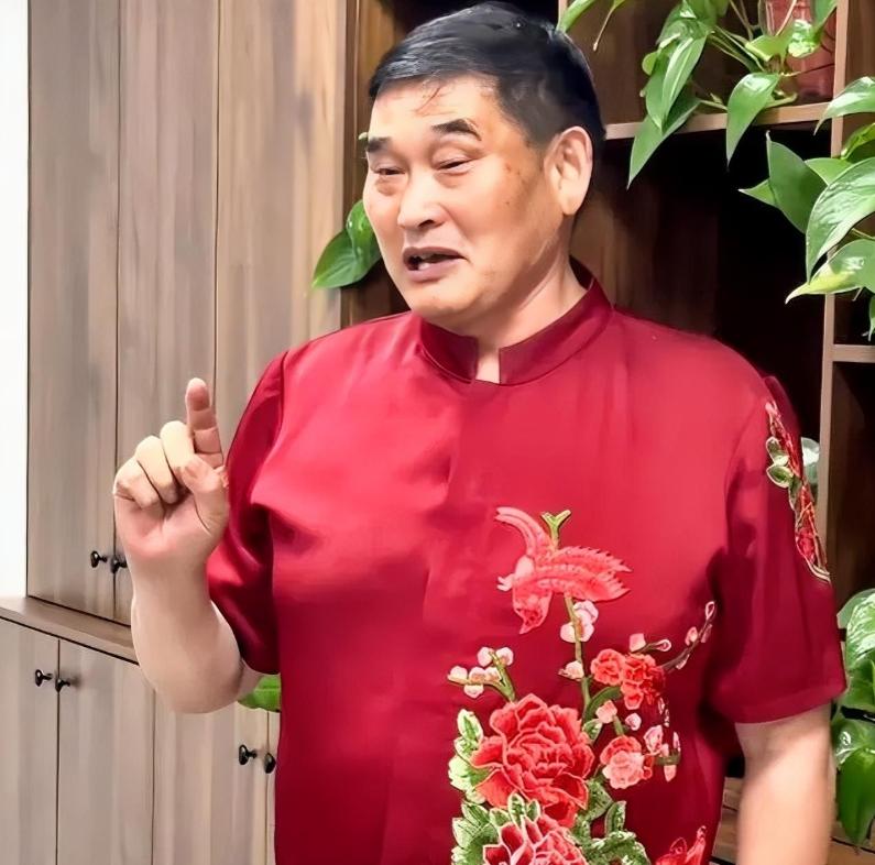 朱之文说了句大实话：“我根本不缺钱。”

记者追问：“不缺钱为啥还天天跑商演？”