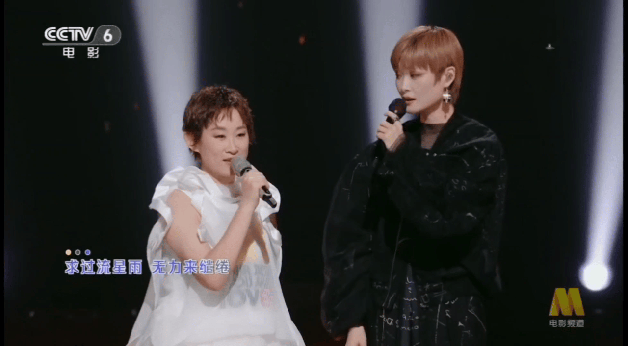 李宇春王菀之眼神并不清白我有恋姐癖是李宇春的错 李宇春把王菀之的歌改编成《就这样