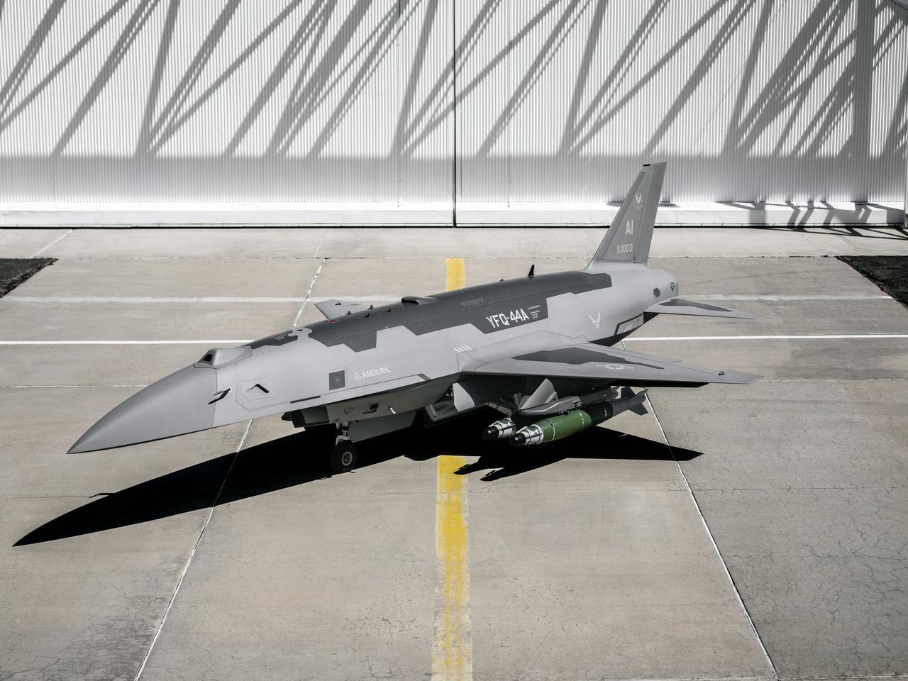 对于美国空军来说——
好消息：YFQ-44“狂怒”忠诚僚机具备对地打击能力，制导
