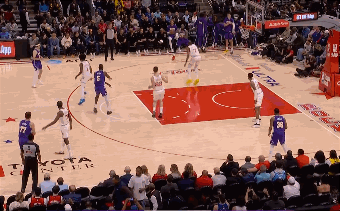 开场第一分，来自詹姆斯的底角三分！湖人vs火箭