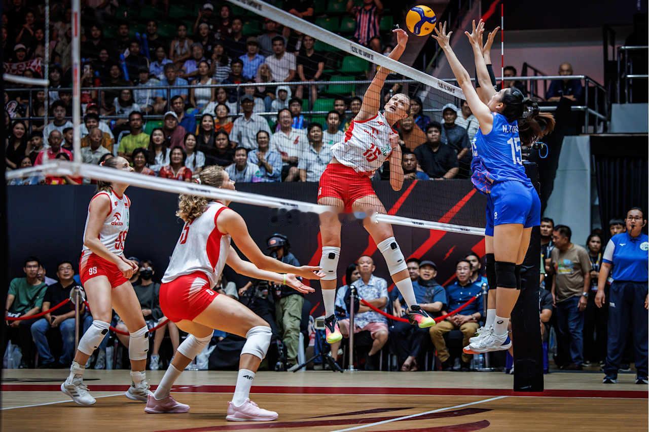 2025年女排世锦赛G组第一轮波兰女排vs越南女排第三局：25-12大比分：2-