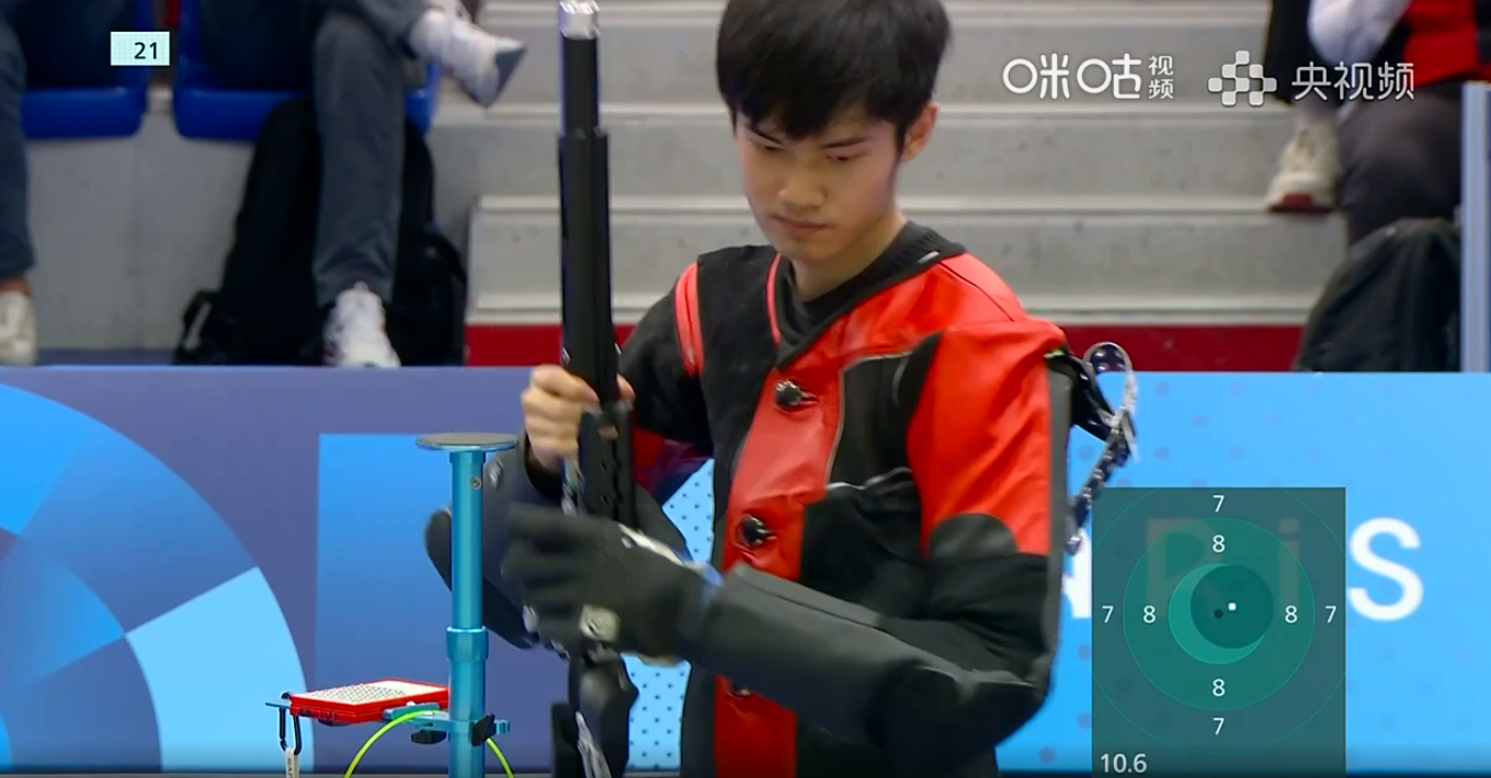 #奥运会# 稳！第五金！盛李豪破纪录夺冠，拿下射击男子10米气步枪决赛金牌！ ​
