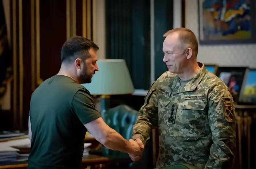 乌军总司令希尔斯基表示，尽管美国提出要求，让乌克兰从顿巴斯地区撤军，但是乌军不会