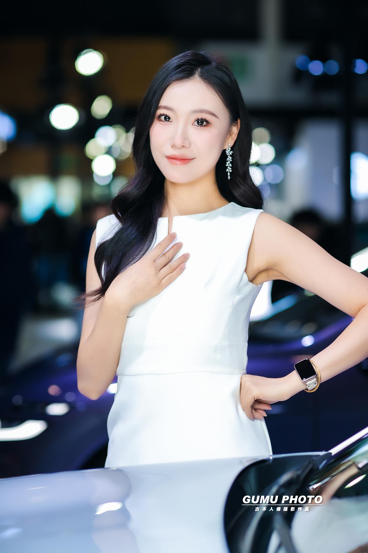 2025成都双十二车展长安启源展台模特小姐姐