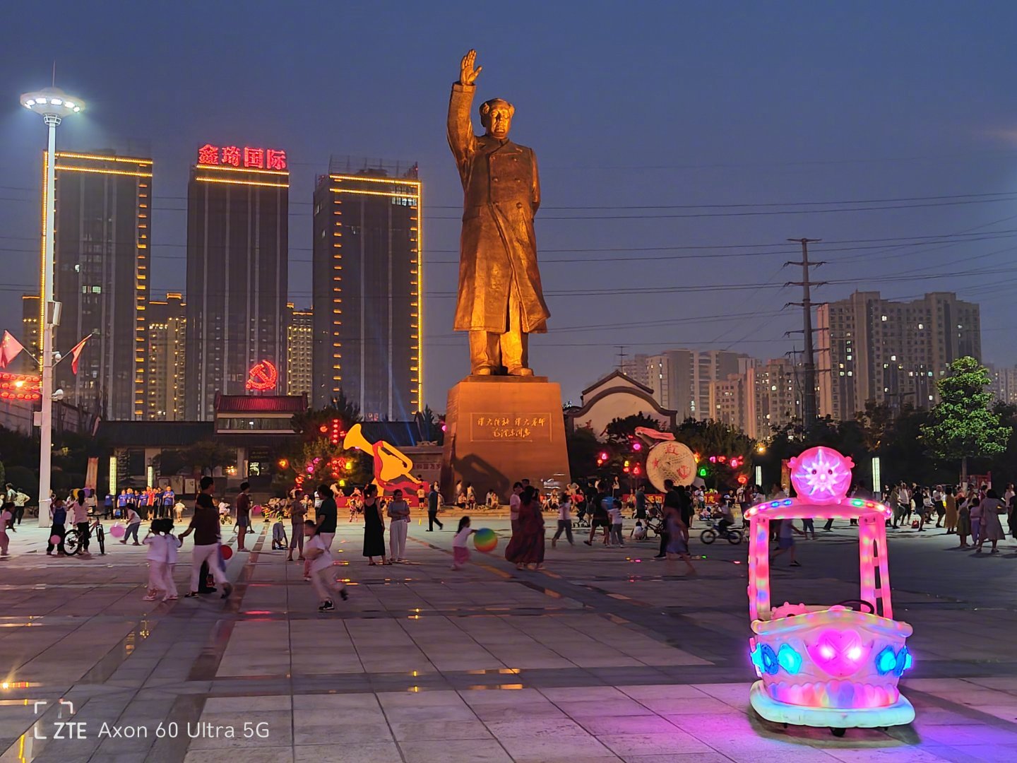 老胡又一次来到山东济宁，在我的眼里，这座北方“地级市”充满了张力，总是那么踌躇满