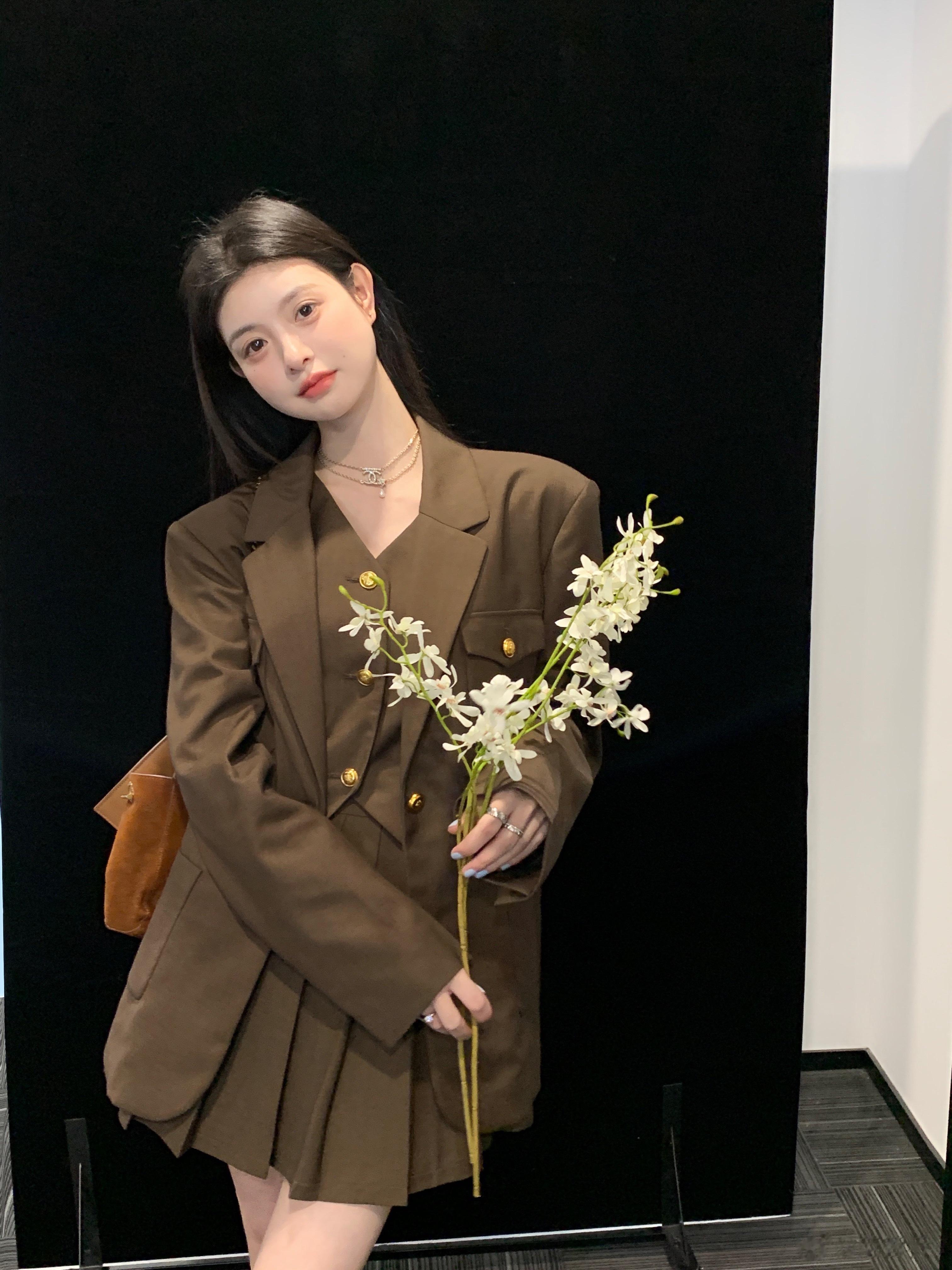 ffgirl举手手🤞 今晚可以见面噜！ ​​​这条准确的来说算是我的自留清单?