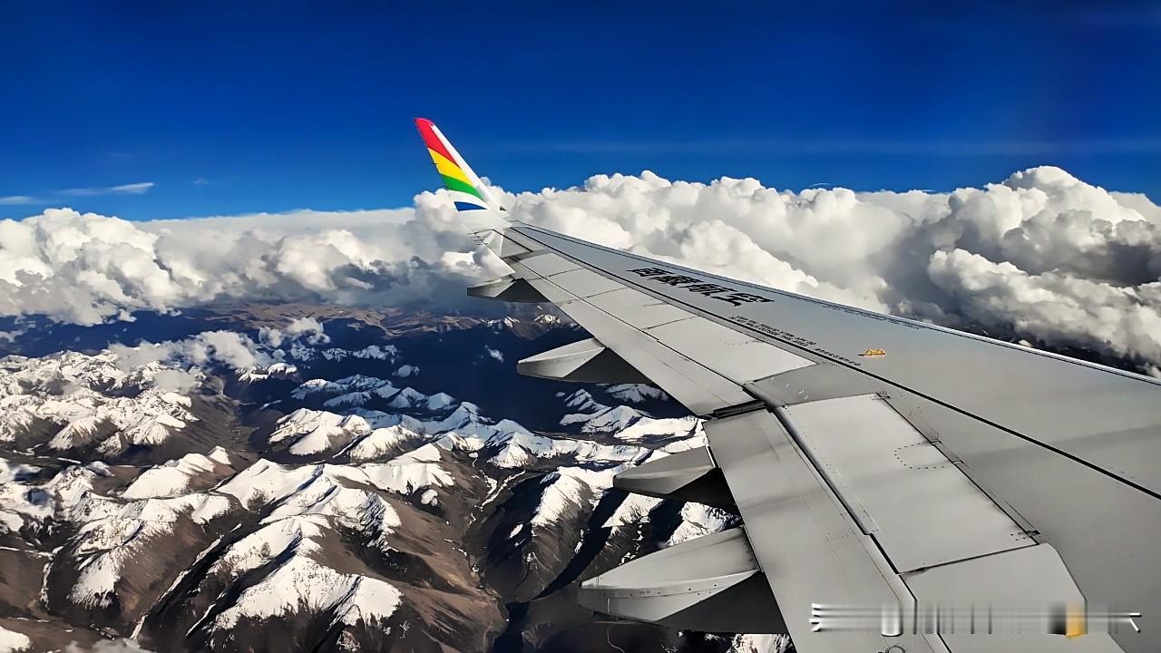 🔍飞机为啥挂满铆钉？电焊早被淘汰，这是用数据敲定的安全铁则
 
每次坐飞机盯着