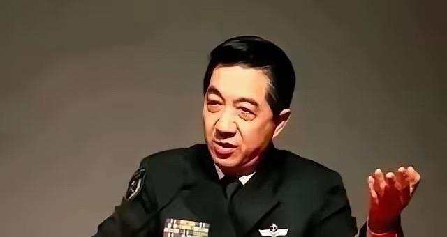 谢谢你张召忠！你真是伟大的预言家！2015年你就说过：“美国啥也不干，让东方大国