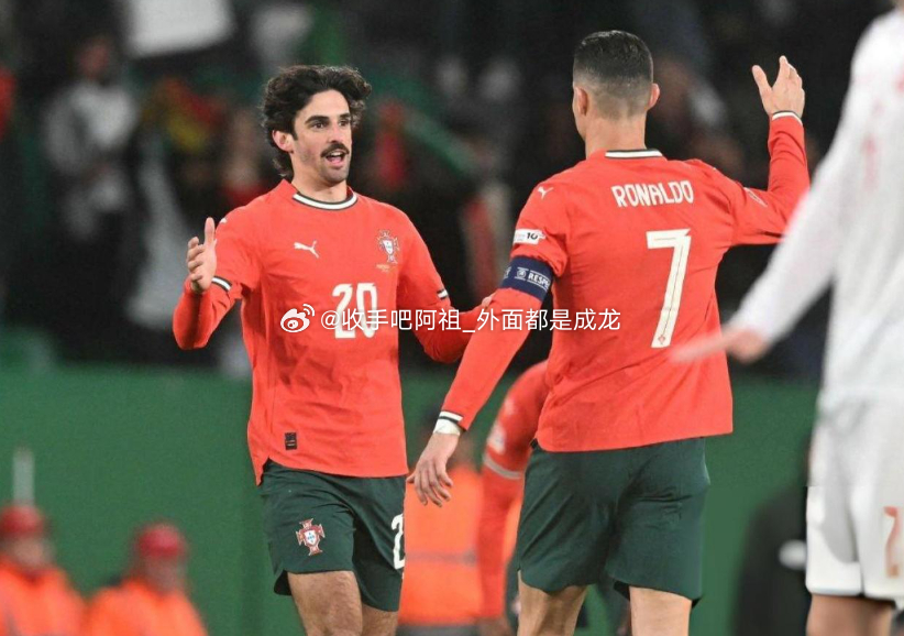 此前，葡萄牙体育前锋特林康在一档播客节目中谈到了葡萄牙队与C罗等相关话题。他表示