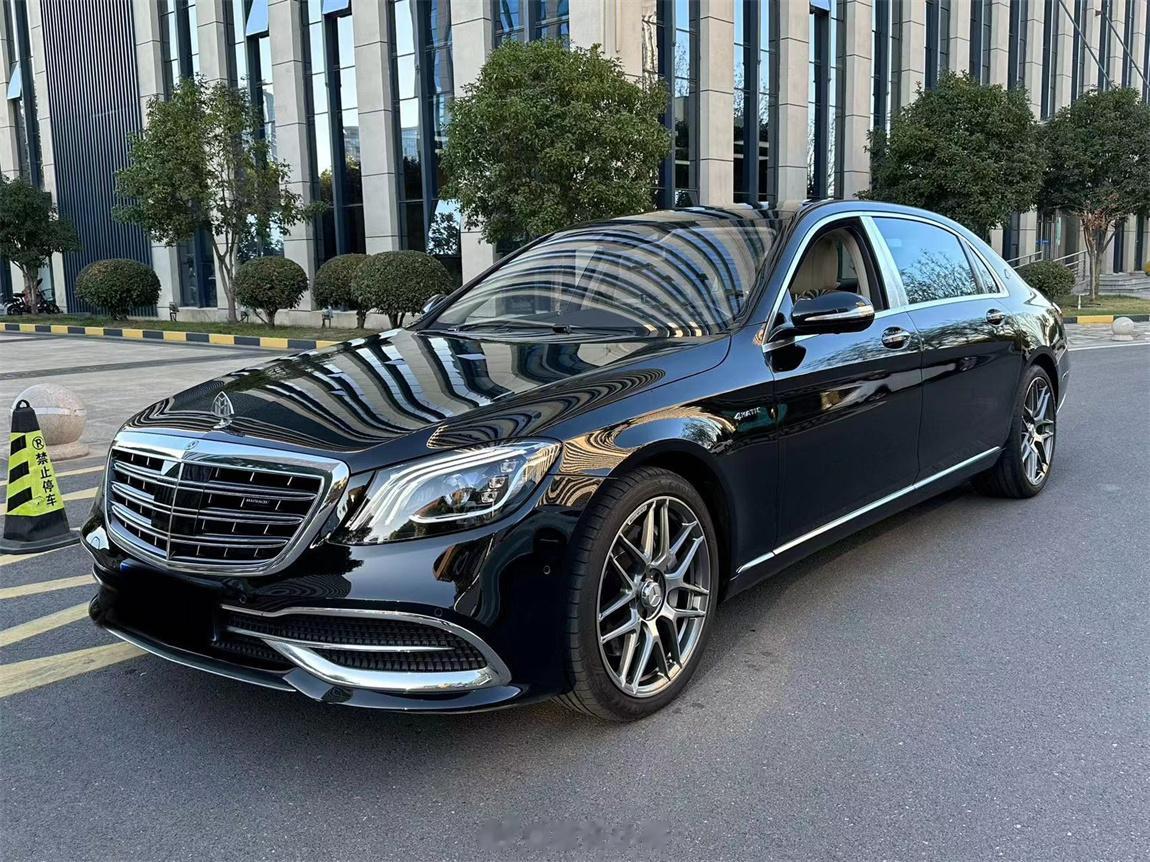客户寄售 迈巴赫S级 S 560 黑外/米内2018年3月上牌，57000公里，