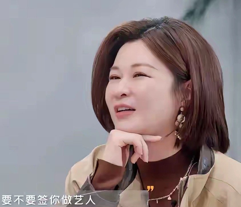 杜华说，我刚开始做乐华的时候特别难，钱都烧完了还欠着债，只能把房子抵押出去借钱发