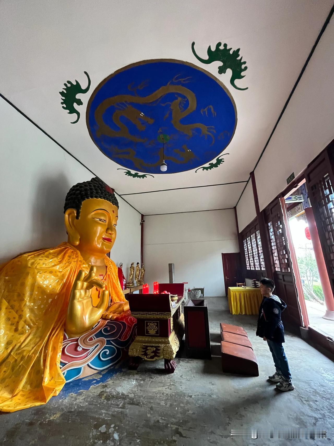 滨州·邹平·醴泉寺
始建于南北朝时期

阴天去古寺
诗意更浓
寺里的斋饭也让我俩