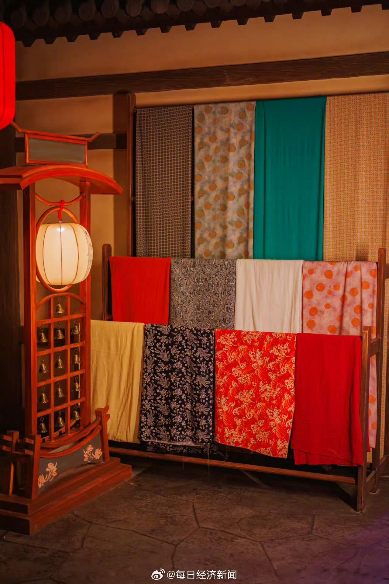 扬州人也有自己的痛园爱奇艺乐园唐诡街区实景 唐诡街区颠覆传统游乐园！唐风布景+趣