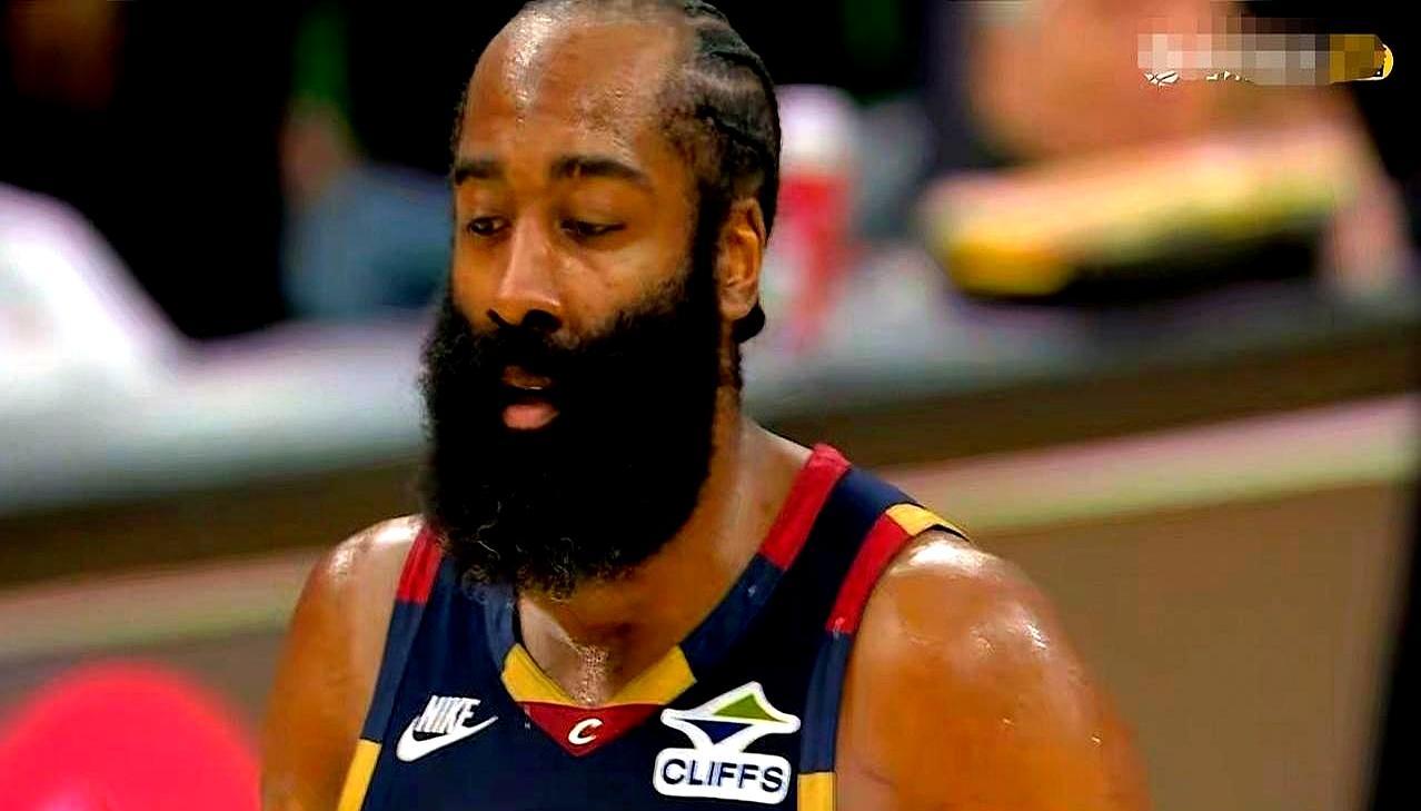 哈登0失误送10助攻，骑士照样输给凯尔特人11分。
 
这是东部强队直接对话，凯