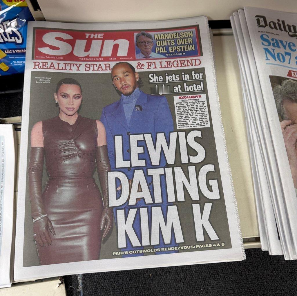 ？？？？《太阳报》曝金·卡戴珊与刘易斯·汉密尔顿正在约会⁉️据悉，两人在科茨沃尔