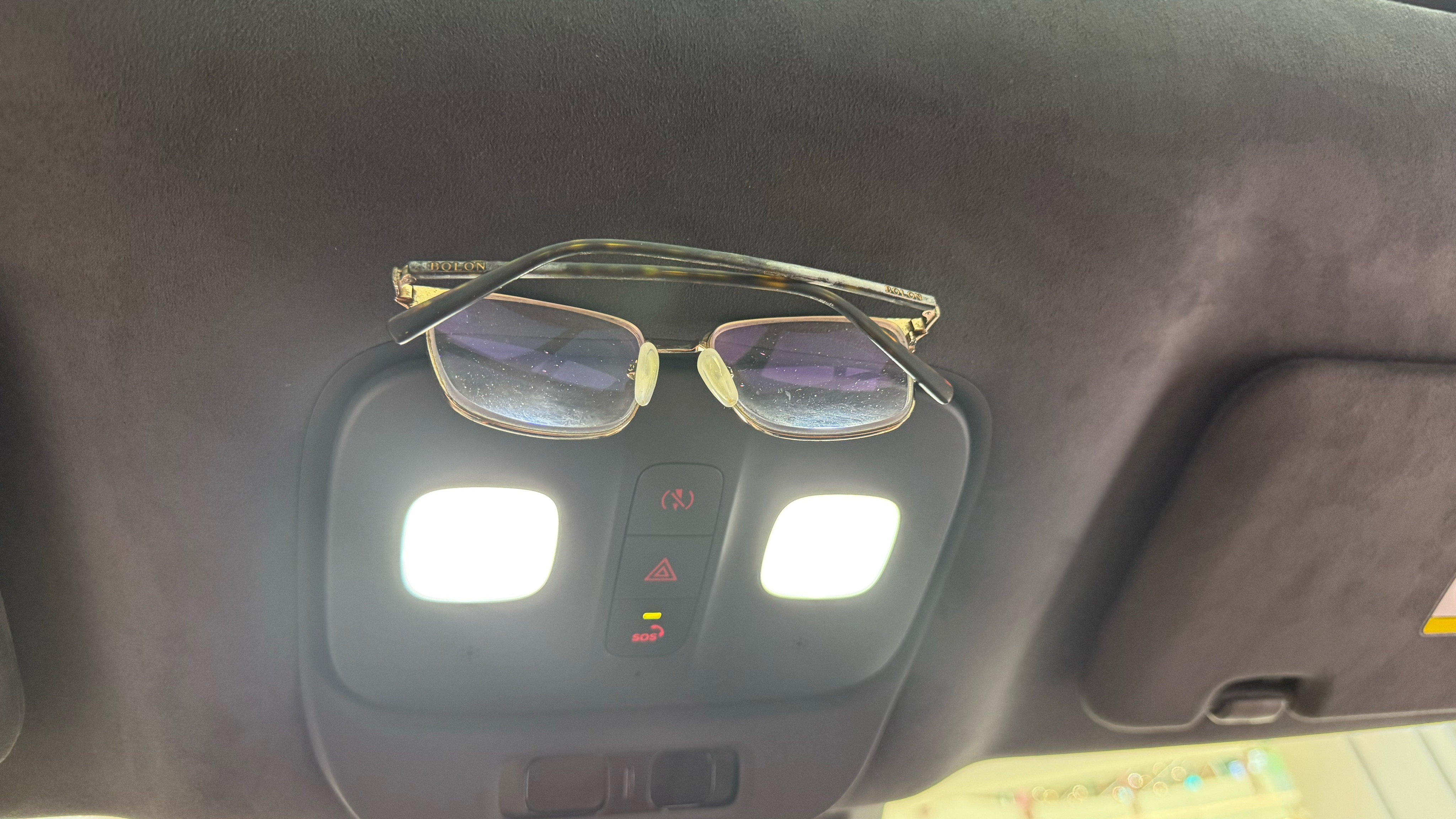 离谱的设计我与汽车的日常魏牌v9x