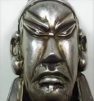 康熙年间，湖广有个叫朱方旦的人，妻子早逝后一心修道。一次他在旧货铺淘到一尊铜佛，