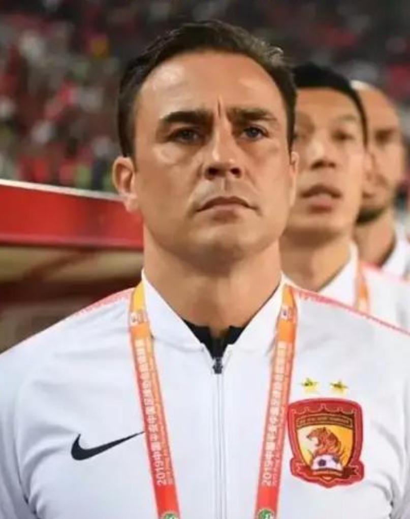 卡纳瓦罗竞聘中国男子国家足球队主教练！据悉，他已经通过中国足协发布的官方渠道，发